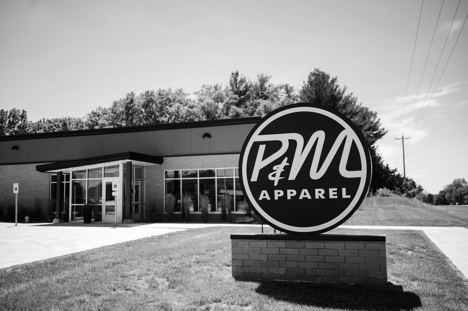 The P&M Apparel building and sign in Polk City